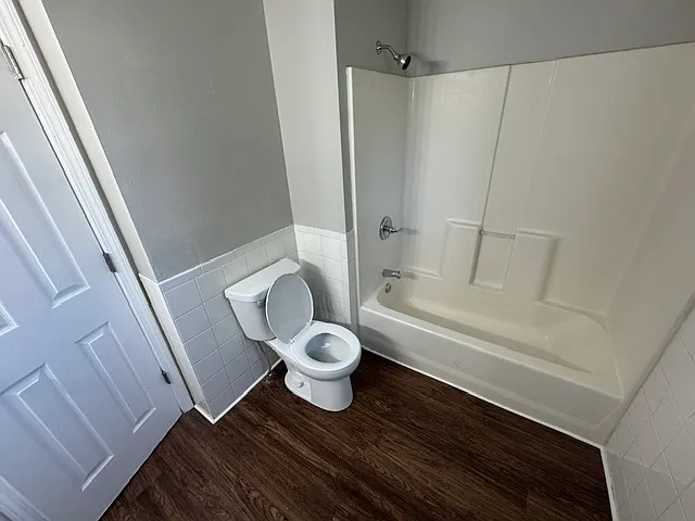 2214 Jefferson St — Photo 2