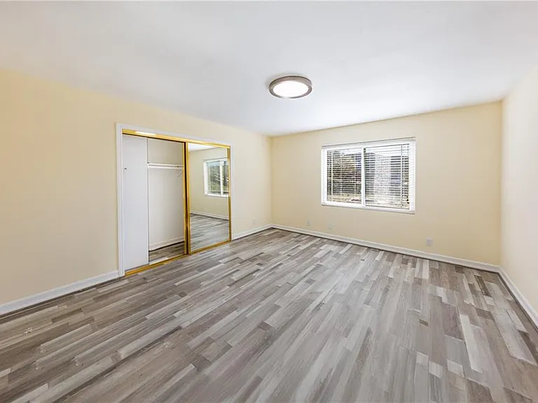 6401 Hubbard Rd — Photo 13