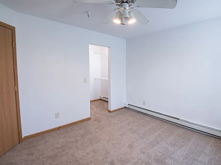 Ambercrest Apartments, Fox Run Apartments — Photo 7