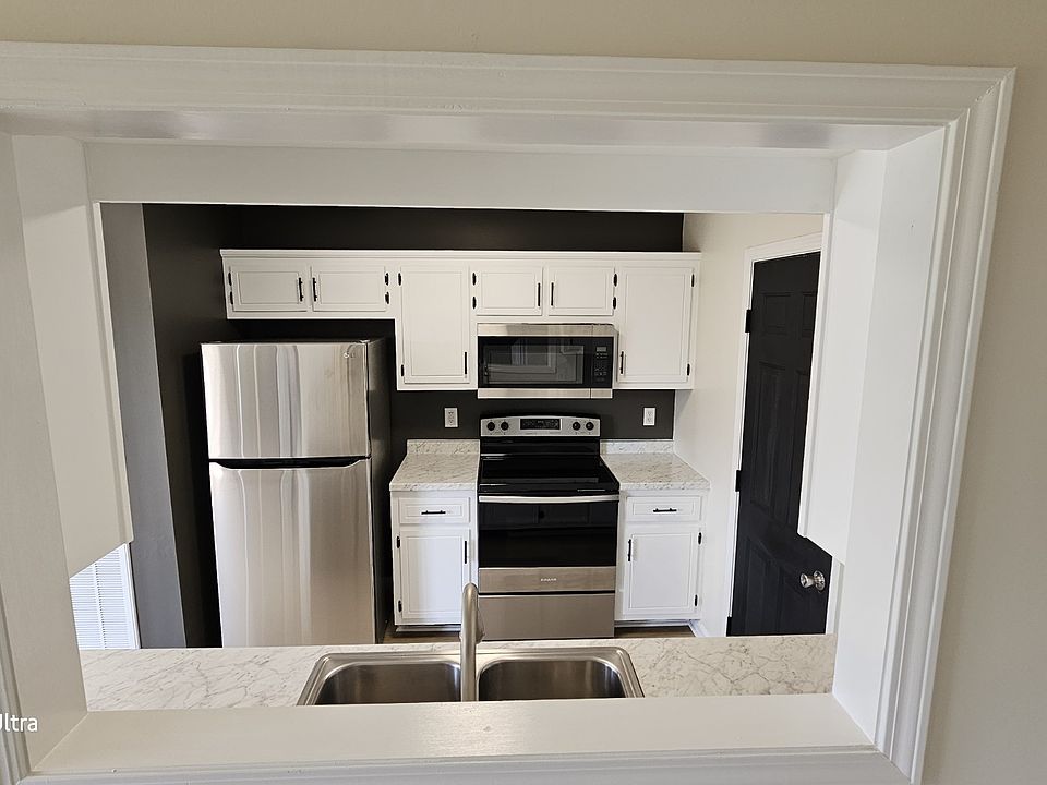 2nd image of 113 Karen Ct