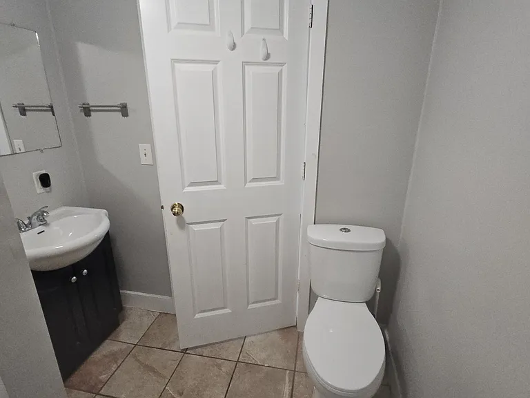 1427 Lincoln St — Photo 12