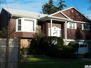 24 Woodmere Blvd, Woodmere, NY 11598