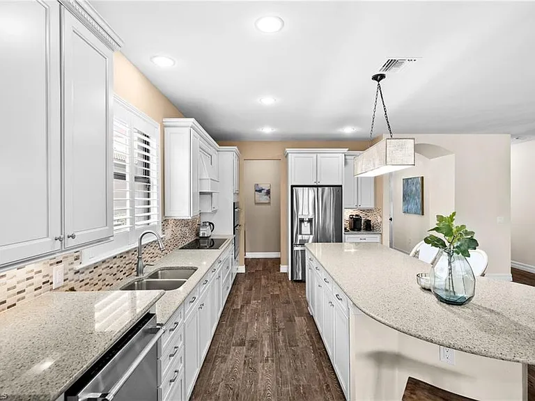 14750 Laguna Dr — Photo 16