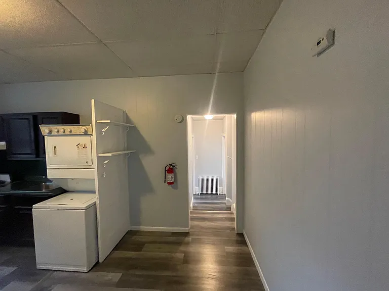 50 N Giles St #4 — Photo 6