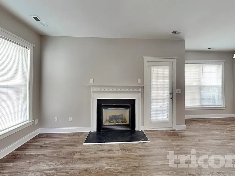 6723 Dunton St — Photo 3