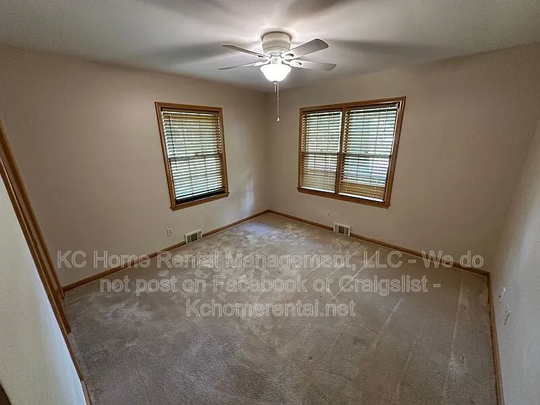 5423 Ballentine St — Photo 26