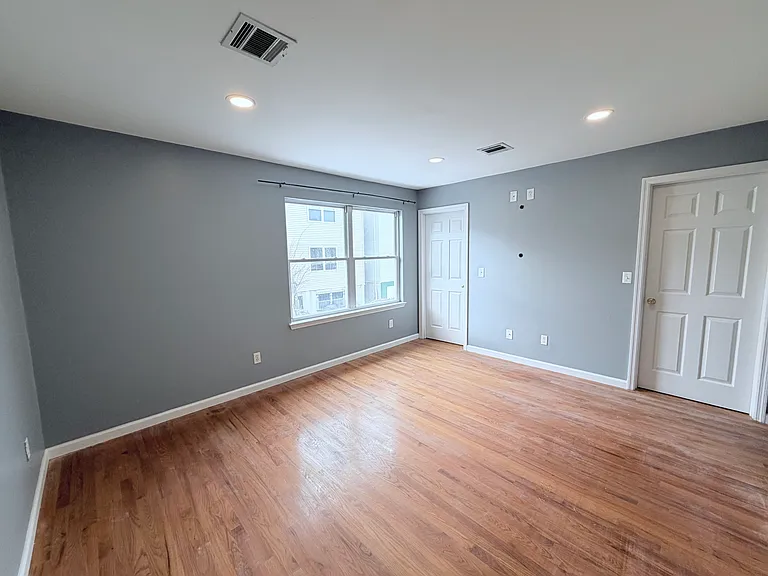 181 Camden St #2 — Photo 11