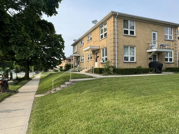 2220 South 99th STREET, West Allis, WI 53227