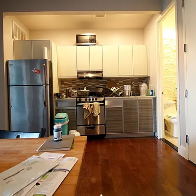 Rented by Evergreen Apartments BK | media 56