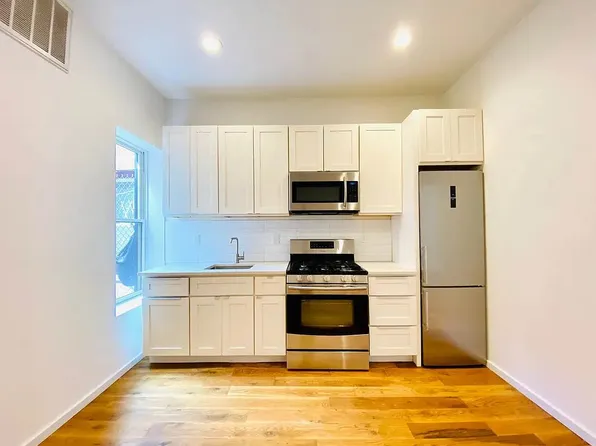 85 Rockaway Avenue image 3 of 14