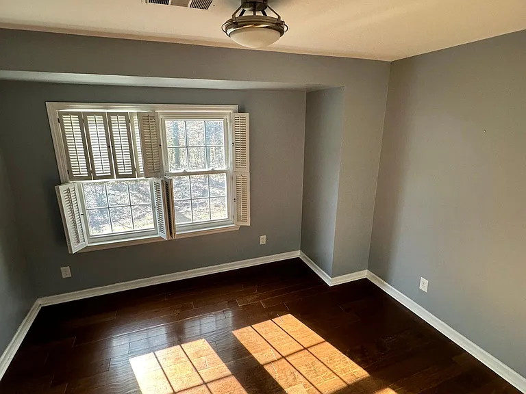 103 Lisa Ln — Photo 7