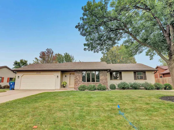 2549 Valley Haven Ln, Green Bay, WI 54311