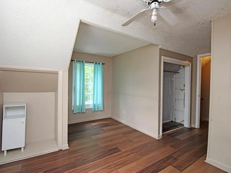 212 Goshen Ave — Photo 17
