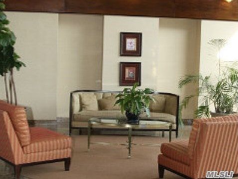 3rd image of 2540 Shore Blvd APT 3M
