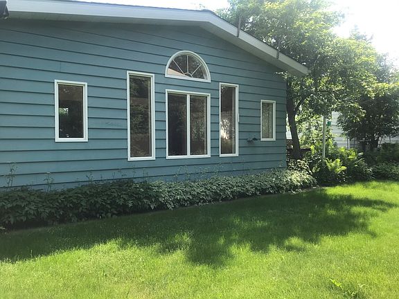 4th image of 240 Cottonwood Ave