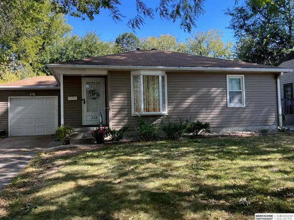 228 S 30th St, Lincoln, NE 68510