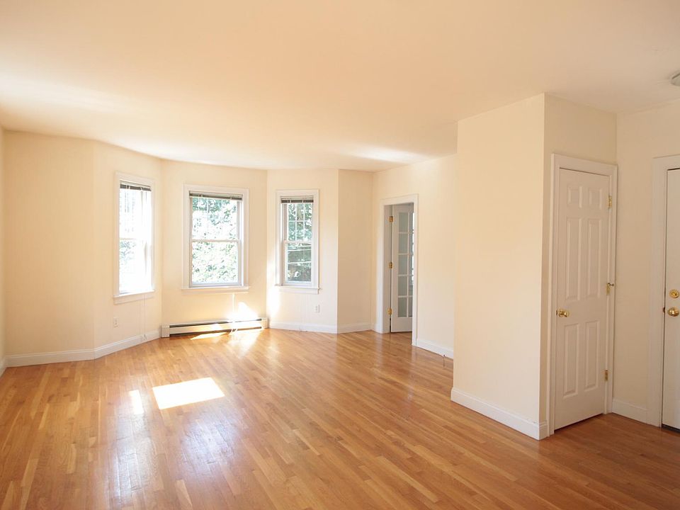 2nd image of 21 Roberts St #2