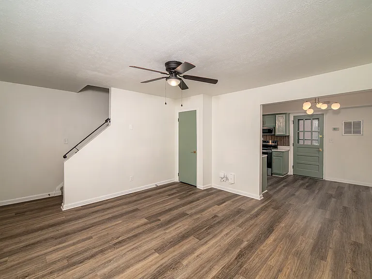 Bayview Apartments — Photo 10