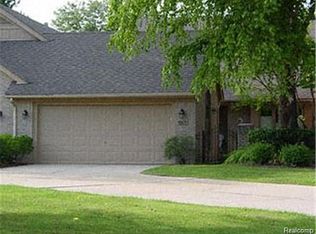 5903 Whitfield Dr #1, Troy, MI 48098