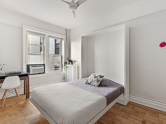 4th image of 521 41st St #C8
