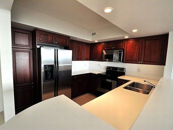 4th image of 5600 Collins Ave APT 17S