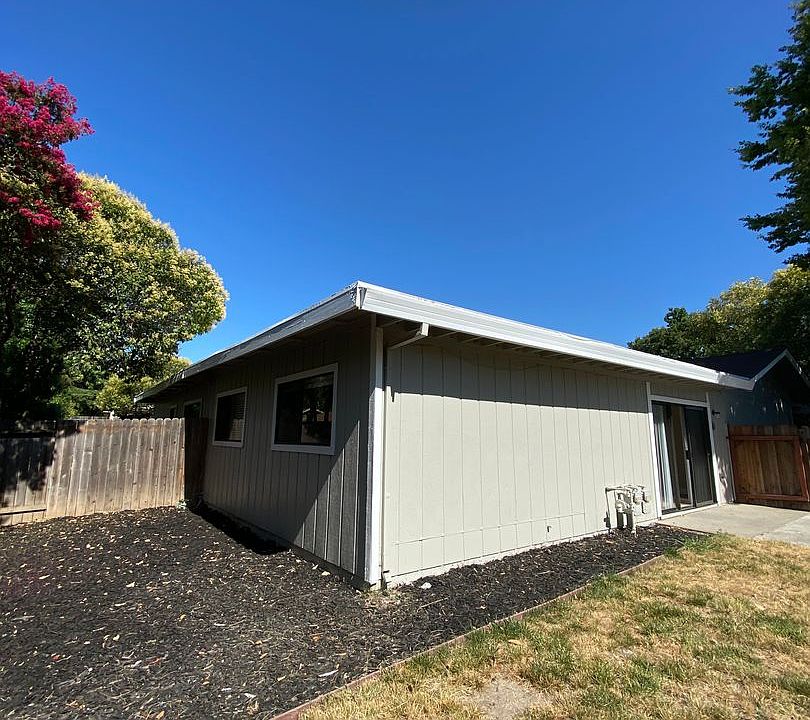 2nd image of 4922 Summerwood Cir