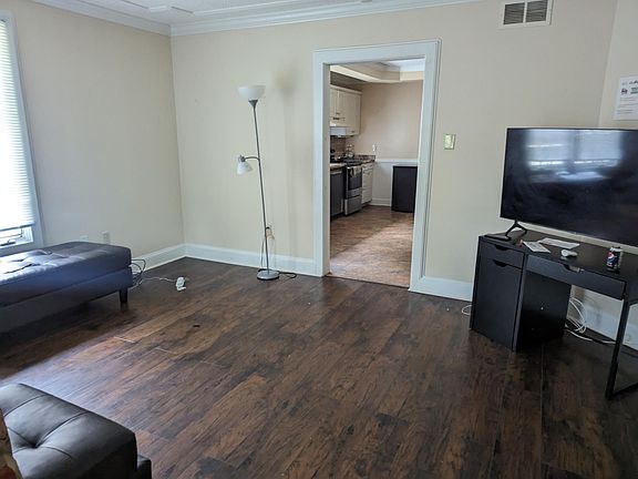 3rd image of 5613 Rock Quarry Rd