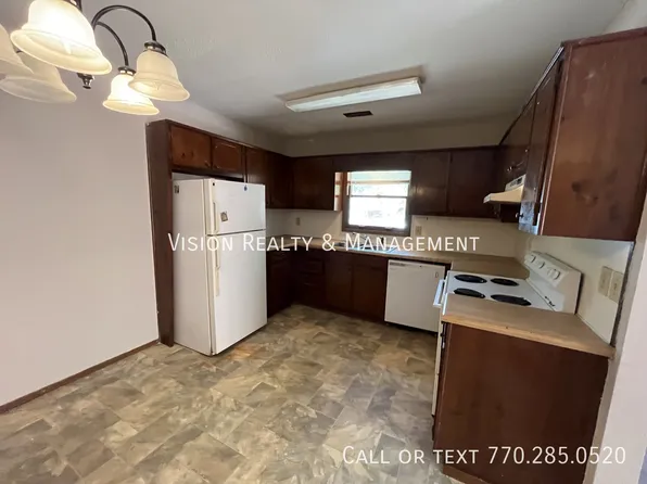 10 S Creek Rd, Carrollton, GA 30116