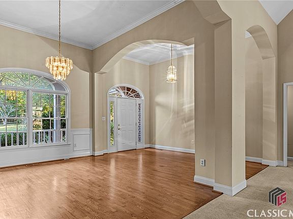 5th image of 81 White Oak Drive