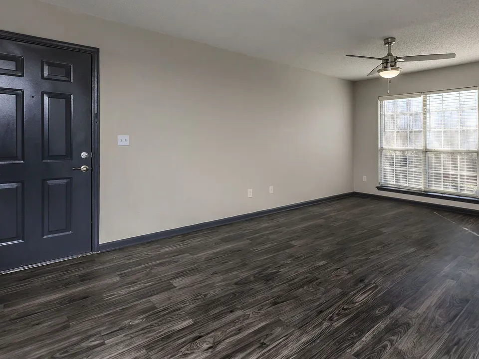 Elegant Living Room at Riverstone Apartments _ North Little Rock