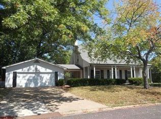 53 Hanley Downs, Saint Louis, MO 63117