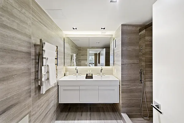 Sold by Nest Seekers International | media 6