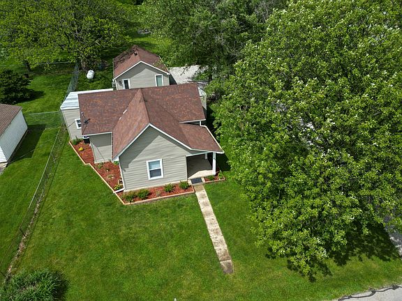 3rd image of 44 W County Road 1000 S