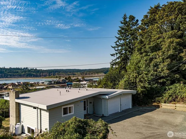 8347 Sandy Hook Drive, Clinton, WA 98236