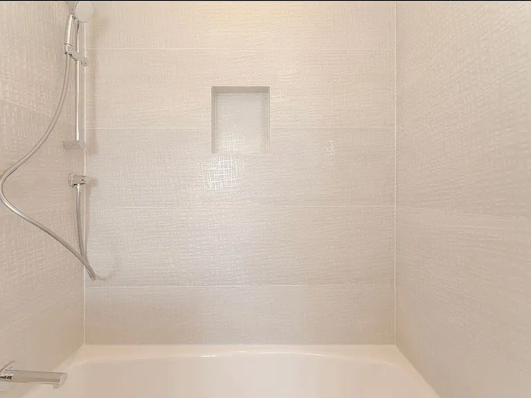 111 W 48th St — Photo 7
