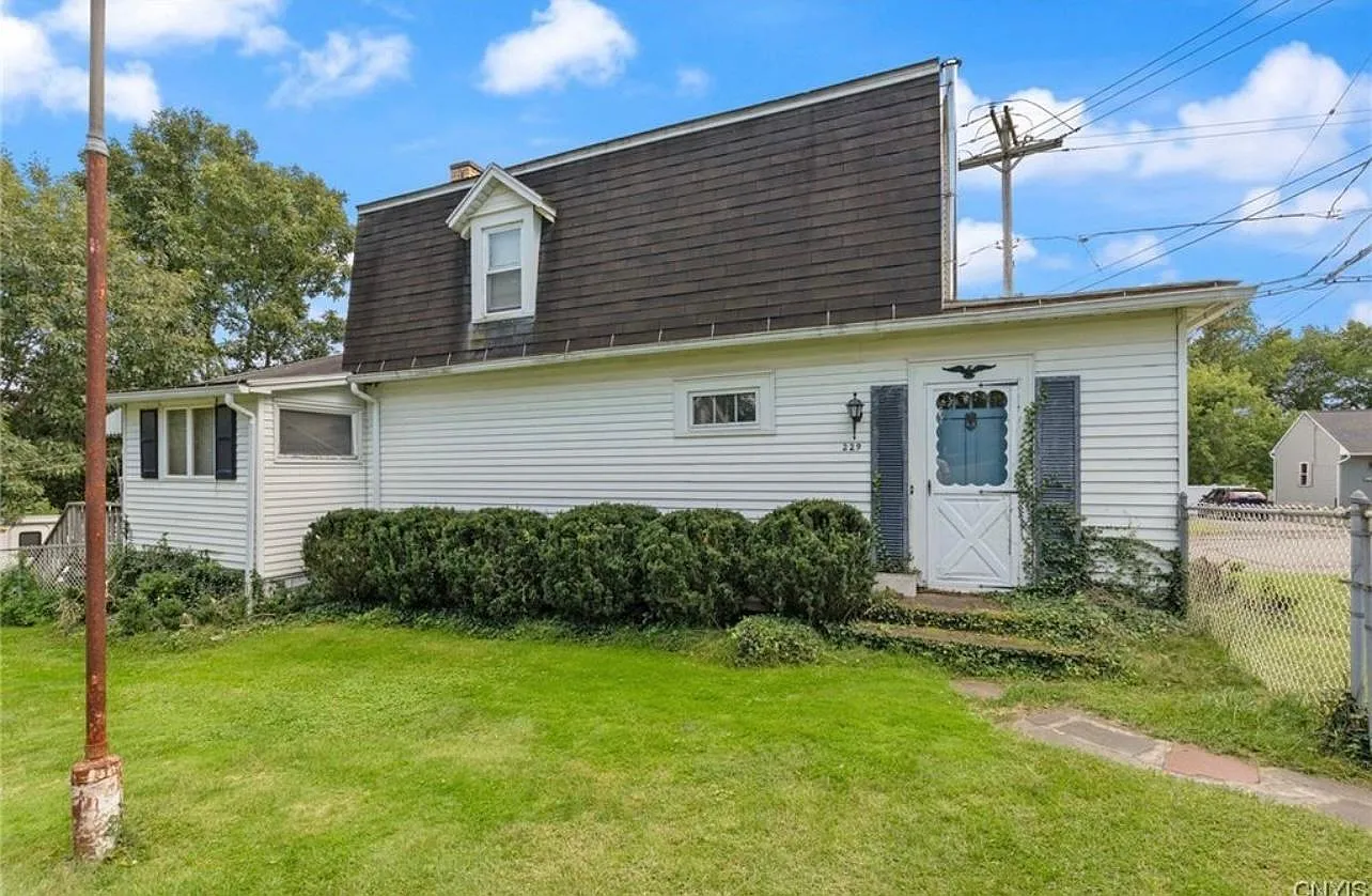 229 Benham Ave — Photo 1