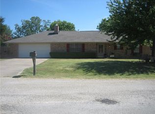 205 E Short St, Leonard, TX 75452