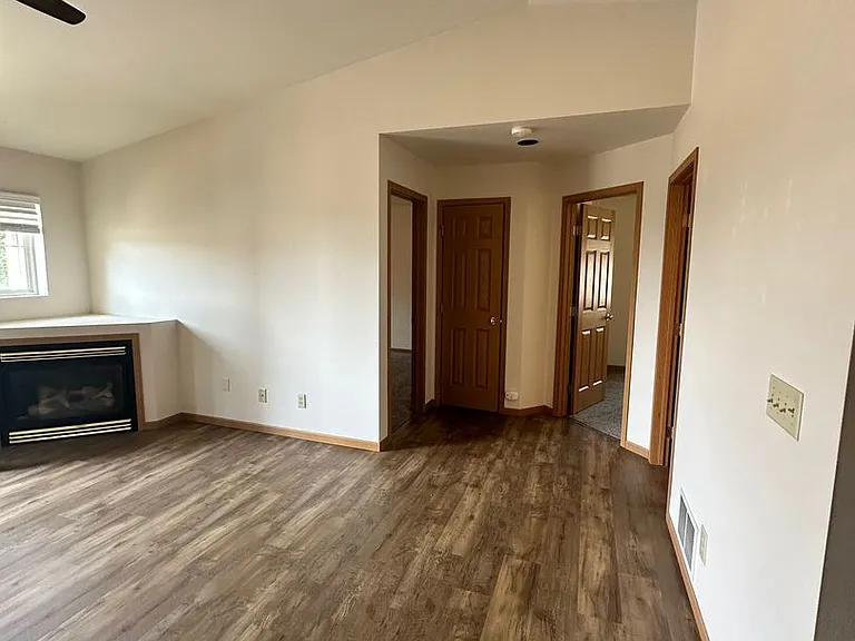 3505 Fallon St #B-24 — Photo 6