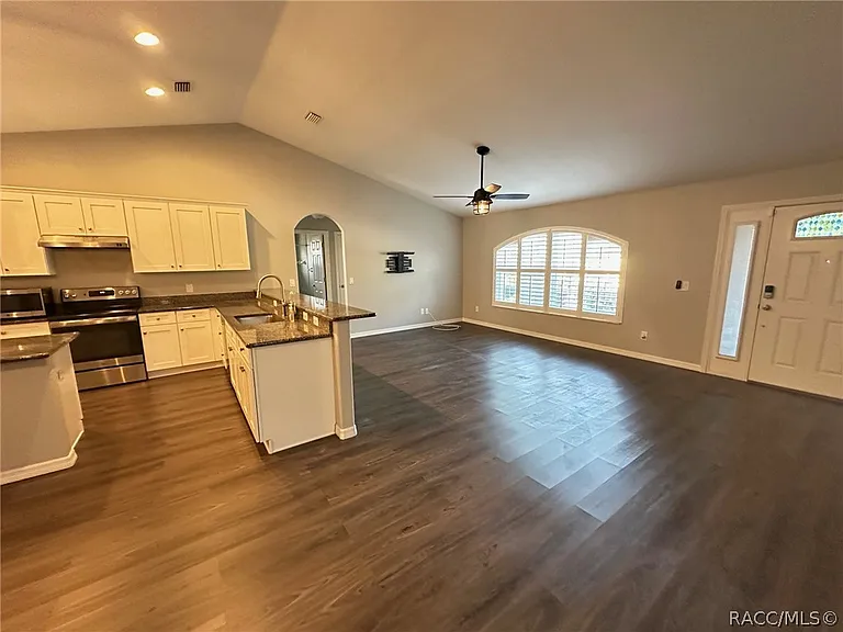 5825 N Larkspur Way — Photo 10