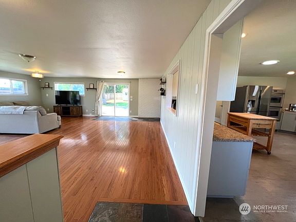 5th image of 7404 284th Street NW