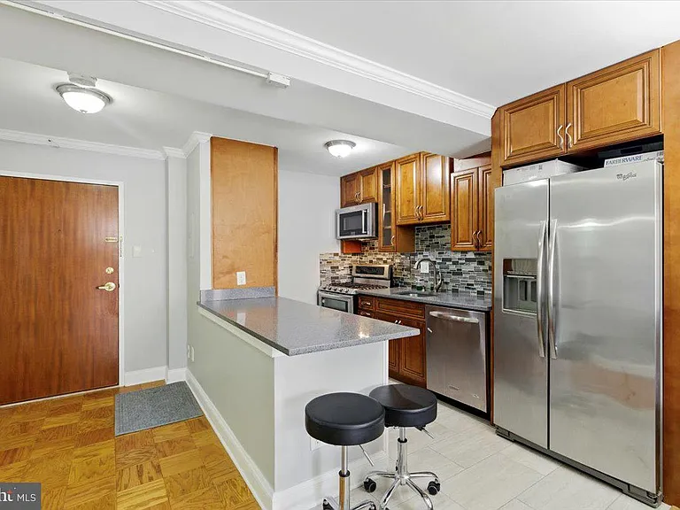 730 24th St NW #715 — Photo 3