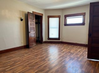 119 E 8th St #5, Muscatine, IA 52761