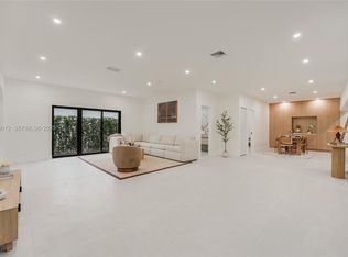 Parkway, Miami, FL 33145