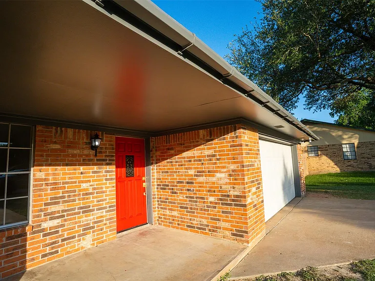1601 Westwind Dr — Photo 27