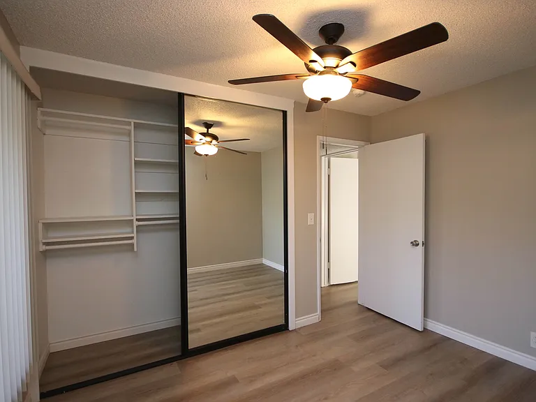 976 E Villa St #11 — Photo 17