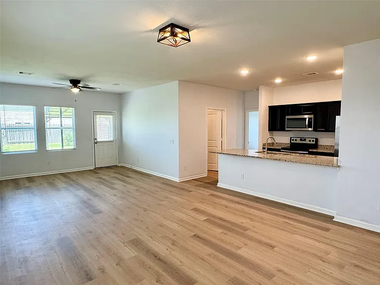 10141 Pappas Dr — Photo 4