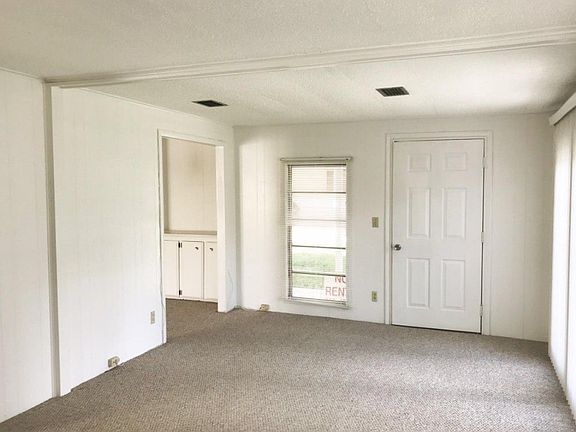 4th image of 706 Larado Dr