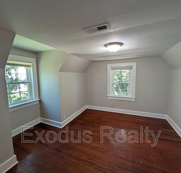 312 Bracken St #A — Photo 8