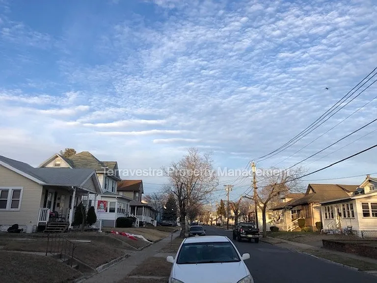31 Lane Ave — Photo 23