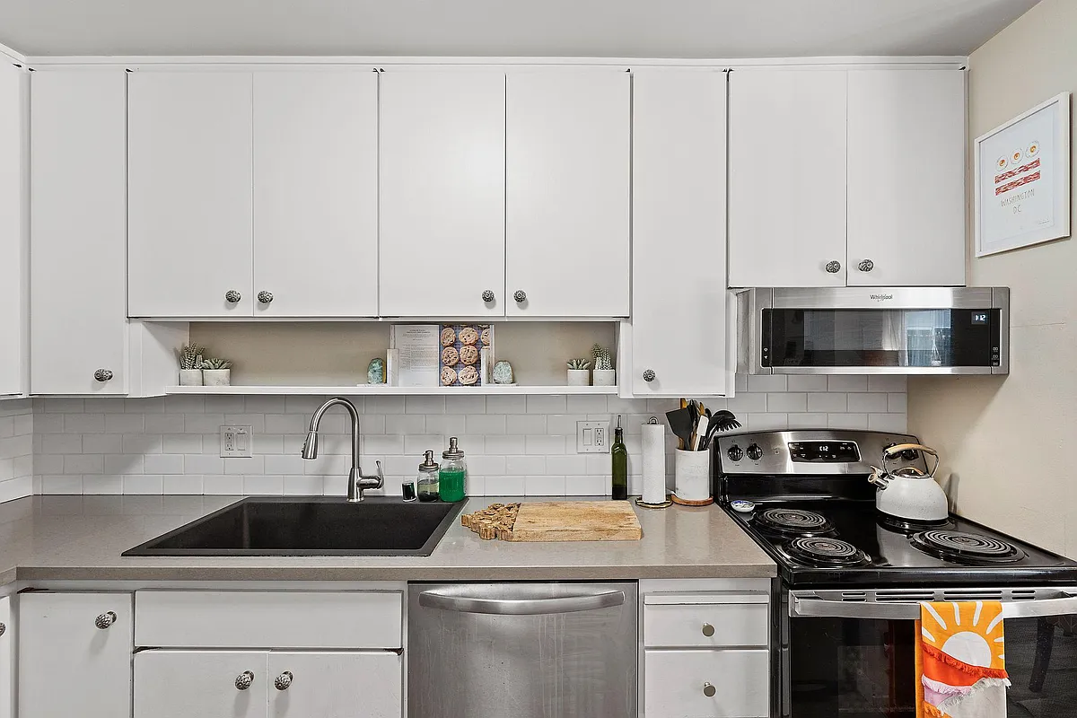 Building Photo - 847 N Humboldt St #201